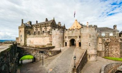 Stirling Castle and Old Town Ticket Included Tour