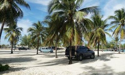 3-Hour Private Jeep Sightseeing Adventure Tour in Bahamas
