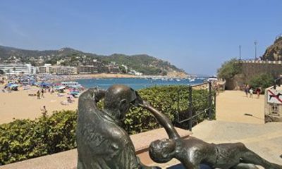 Barcelona Tossa de Mar Private Day Trip with Hotel Pickup