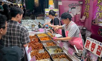 10 Local Eats at Mangwon Market Feast