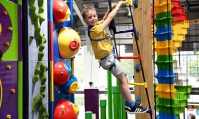 Weekend and Holiday Climb - Climb Quest Milton Keynes