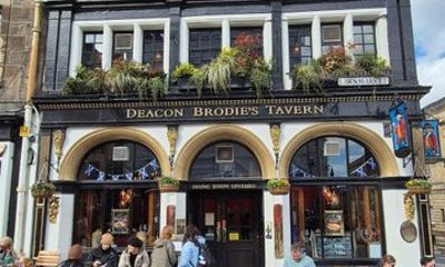 Edinburgh's True Crime: An Audio Tour with A Former Detective