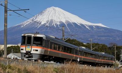 Mt Fuji Views and Hokusai Special Train Ride from Mishima