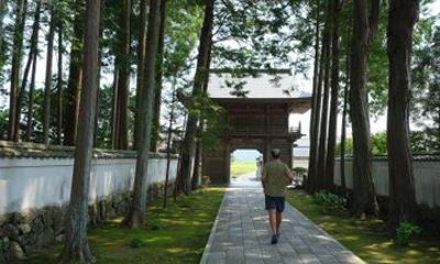 Zen Temple Meditation and Craft Beer Experience in Rural Japan