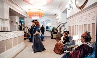 Immersive Experience Echoes of Writers at the Grand Hotel Paris
