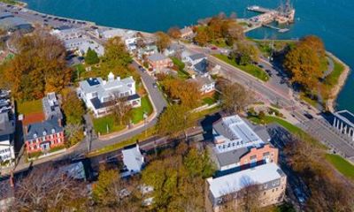 Self Guided Walking Audio Tour of Plymouth