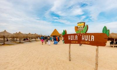 Hula Hula Island Luxury Day Trip with Snorkeling & Lunch