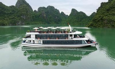 Halong Bay Luxury Day Tour Jacuzzi Buffet Lunch Cave and Island