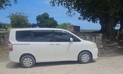 Explore Antigua Half Day Island Tour with Local Guide