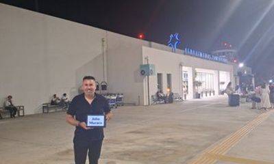 Private Santorini Airport Transfer with Meet and Greet