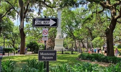 History and Heritage Walking Tour in Savannah