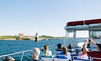 Harbor Seals Lighthouses and Lobster Cruise in Boothbay Harbor
