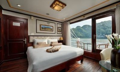 3-Day Swan Cruise Explore Bai Tu Long Bay from Halong Cruise Port