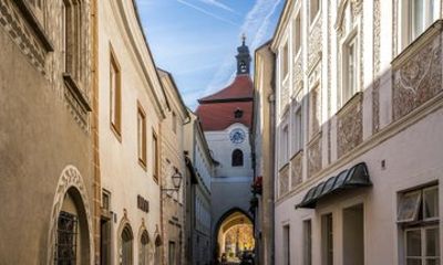 Discover Krems Old Town: Medieval Sights, Heritage & Wine Culture