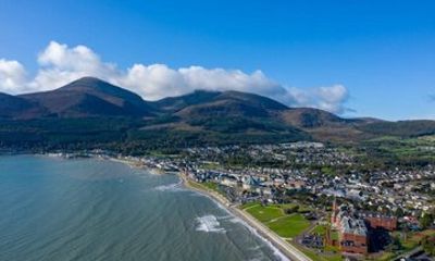 4 Day Private Northern Ireland Tour by Luxury Minivan