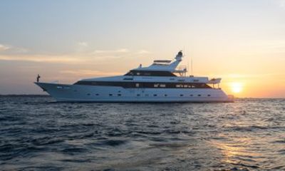 Galaxy Stella Luxury Cruise in the Galapagos Islands
