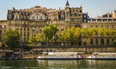 Paris Night River Cruise On The Seine With Waffle Tasting