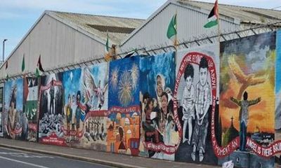 Belfast Political Peace Walls Tour by Luxury Minivan+ transfer