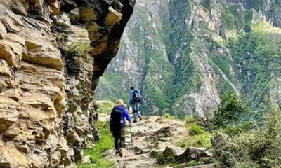 Private Tour from Lijiang to Tiger Leaping Gorge & Ancient Town