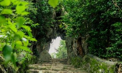 Guided Bus Tour to The Marble Mountains Vietnam