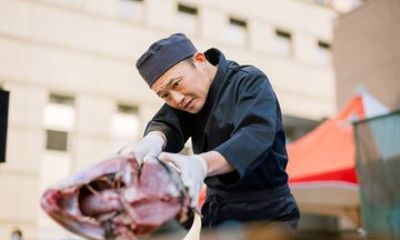 120 Minute Tuna Cutting Show and Fresh Tuna Dining Experience