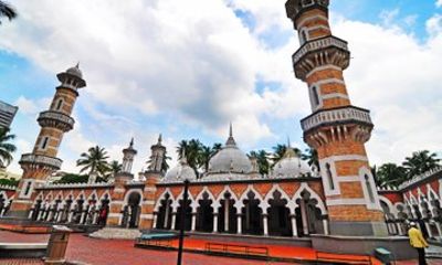 Colourful Architectures and Spices Walking Private Tour