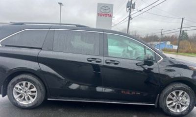 Nova Scotia Private Mini Van Tour with Air-conditioned Vehicle