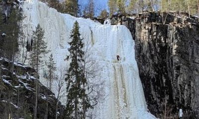 Rovaniemi: Korouoma Frozen Waterfalls & Smoked Salmon BBQ