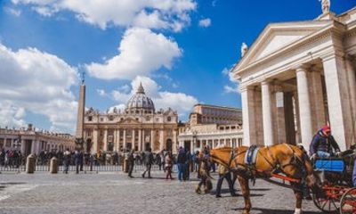 Papal Audience Experience-Vatican City with Hosted Introduction