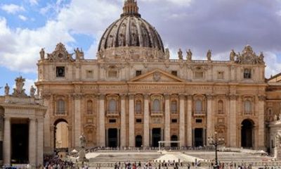 Papal Audience Experience in St. Peter's Square with Host