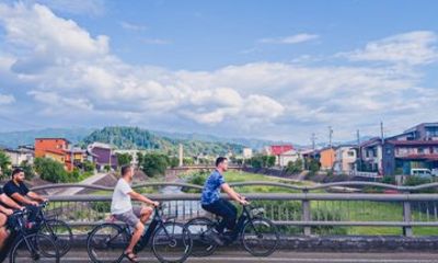 Hida Takayama E Bike and Walking Morning Tour