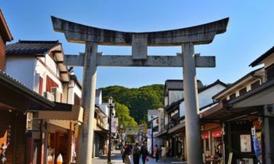 Fukuoka Private Hakata Shore Excursion Historic Shrines & Culture