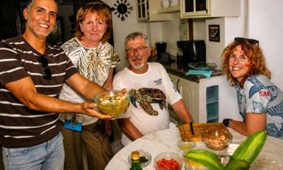 Scale in Guayaquil Private Tour Cooking Class and Accommodation