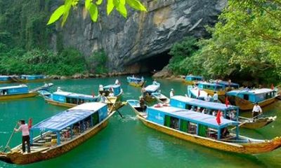 Phong Nha and Paradise Cave 2 Day Shared Tour from Hue