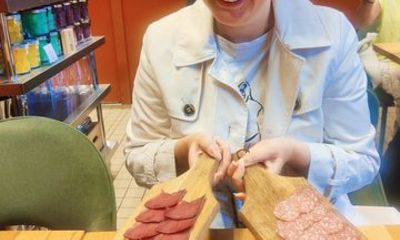 Helsinki Top Highlights and Food Tour with More than 8 Tastings