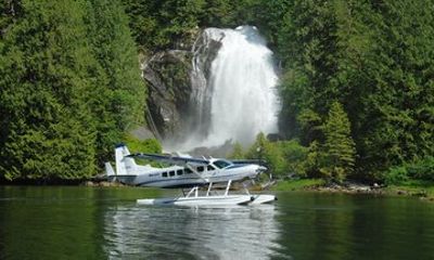 Chatterbox Falls Floatplane Tour from Vancouver