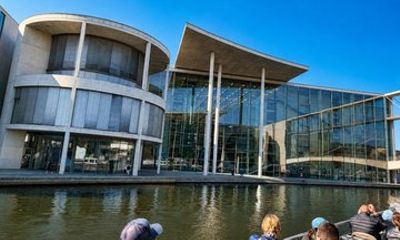 Scenic Spree River Cruise in Berlin with Live Commentary