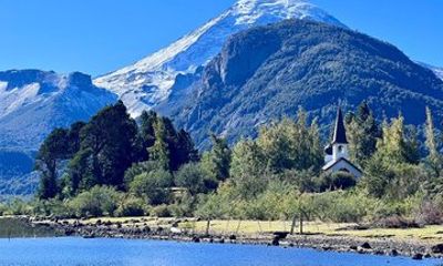 Huechulafquen Lake and Lanín Volcano Full Day Excursion