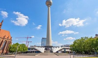Berlin Cold War History Self Guided Walking Tour with an APP