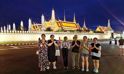 Bangkok Night Tuk Tuk Tour with Chinatown Street Food