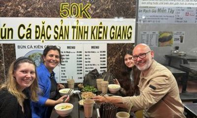 Saigon Motorbike Food Tour with 10 Tasting
