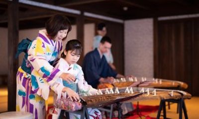 Nagasaki Dejima Kimono Dressing and Pro Led Japanese Harp for All
