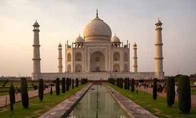 The Sunset Tour of Taj Mahal with Guide