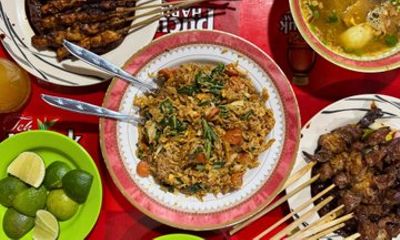 Ultimate Jakarta Food Tour with 15 Plus Authentic Tastings