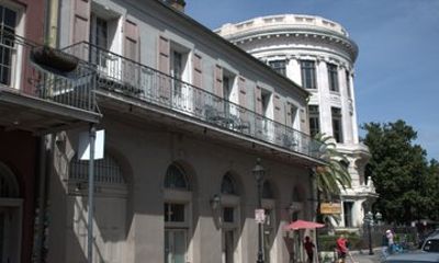 Private French Quarter Walking Tour with Classic Food Tasting