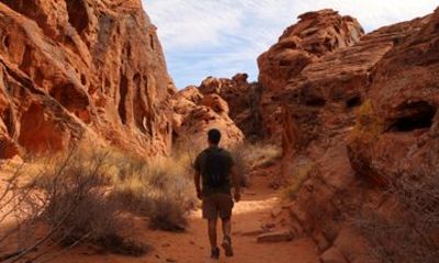 Small Group Guided Mindfulness Hiking Adventure in Southern Utah