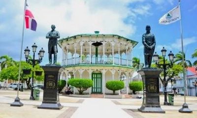 Complete Experience of History and Colors and Golden Beach