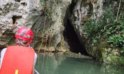 Caracol and Barton Creek Cave Adventure Tour