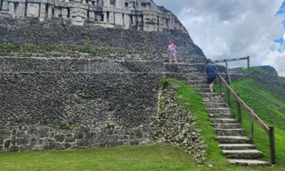 Xunantunich and Barton Creek Cave Adventure Tour