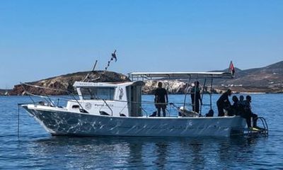 Private Fishing and Snorkeling Boat Experience in Paros
